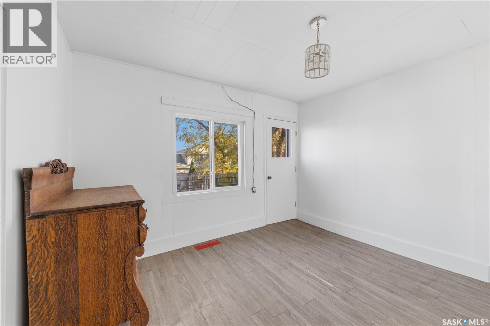 317 2nd AVENUE, Regina Beach — photo 3