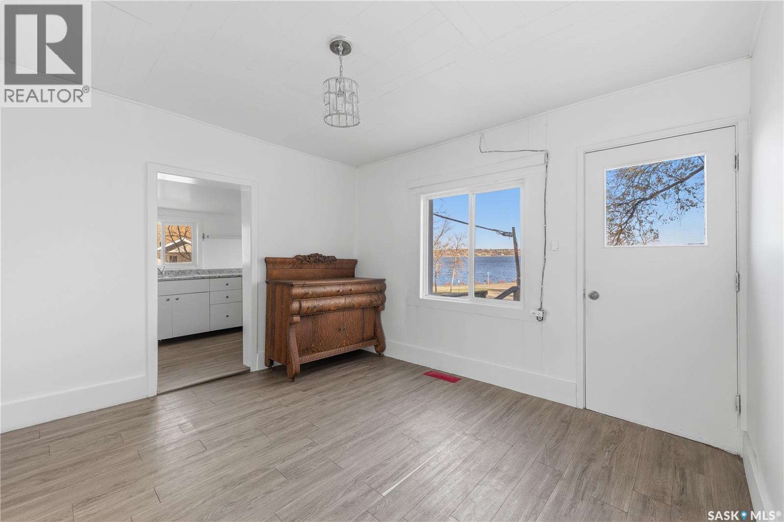 317 2nd AVENUE, Regina Beach — photo 4