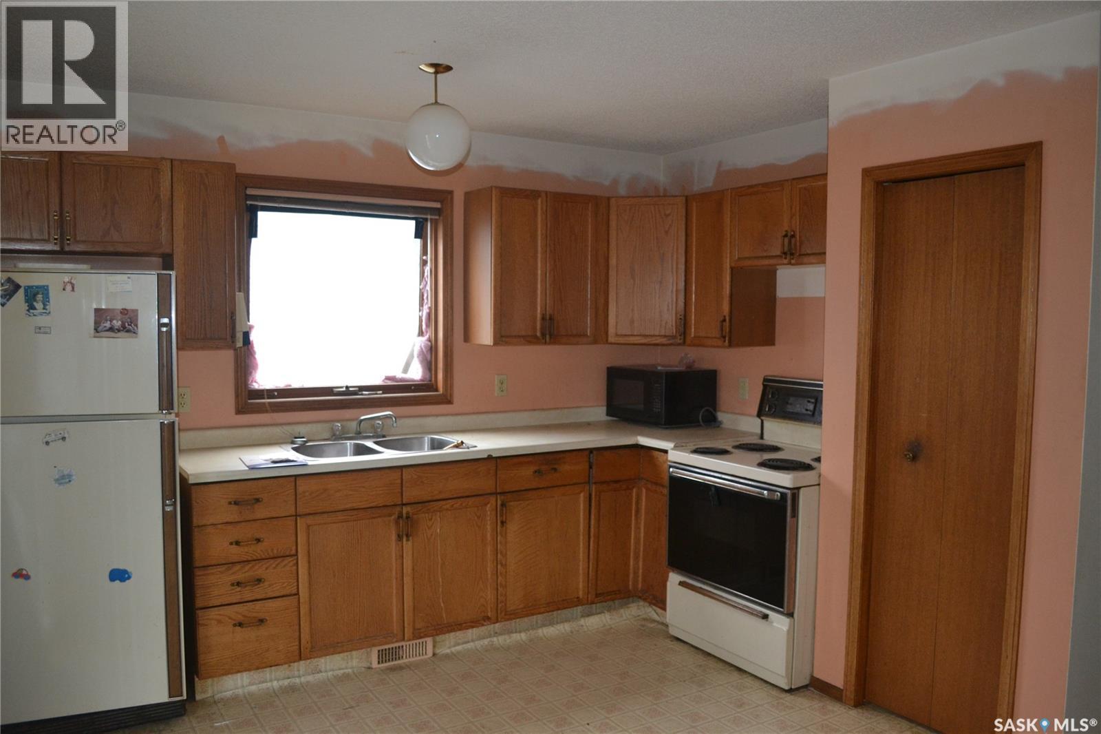 326 CARTER CRESCENT, Saskatoon — photo 3