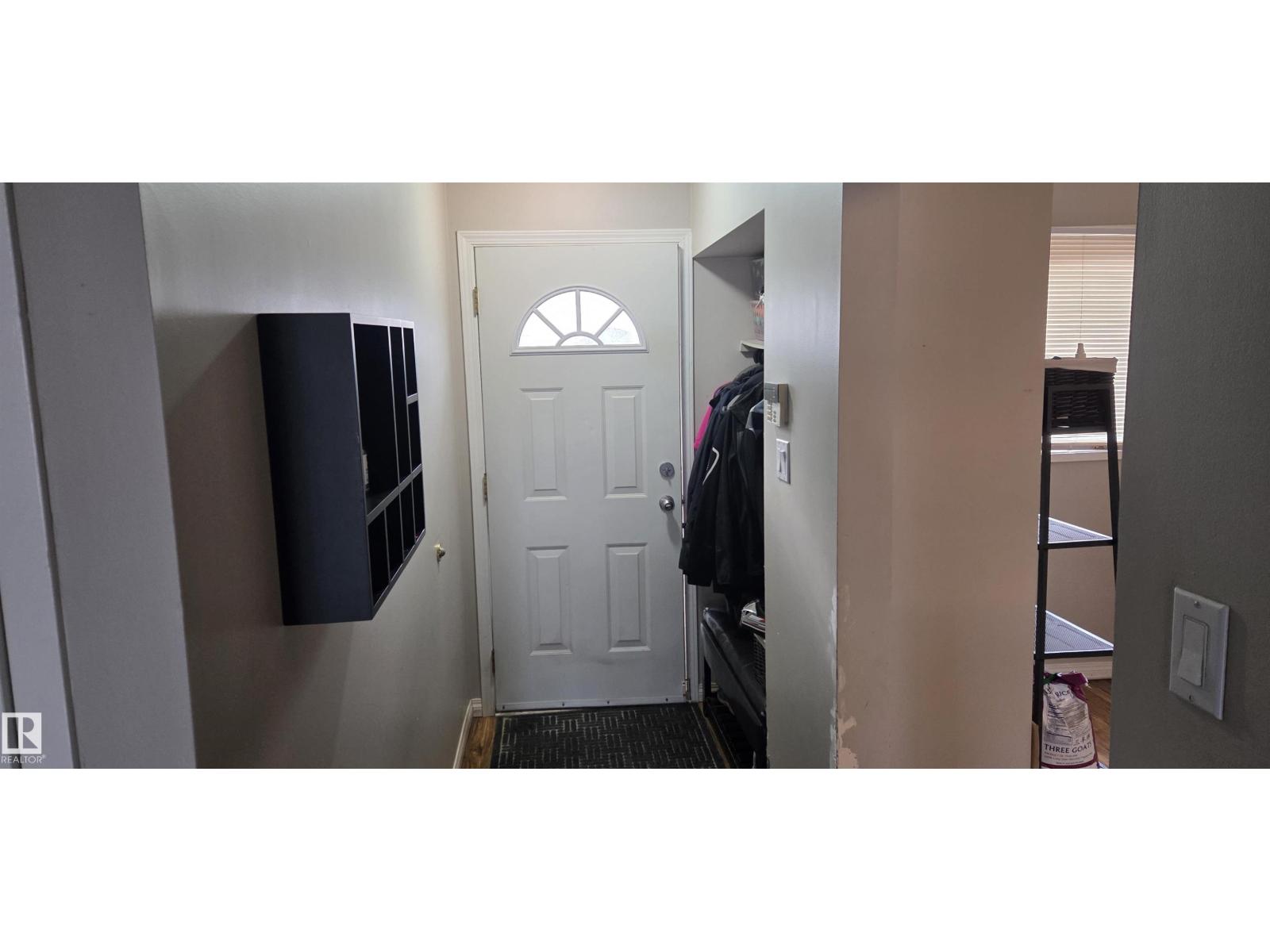 148 CENTENNIAL CO NW, Edmonton — photo 3