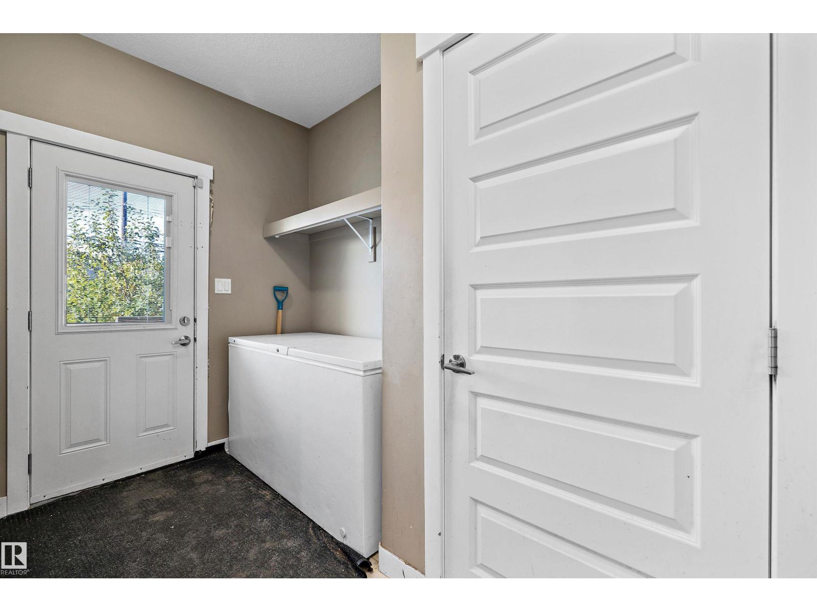 10418 155 ST NW, Edmonton — photo 16