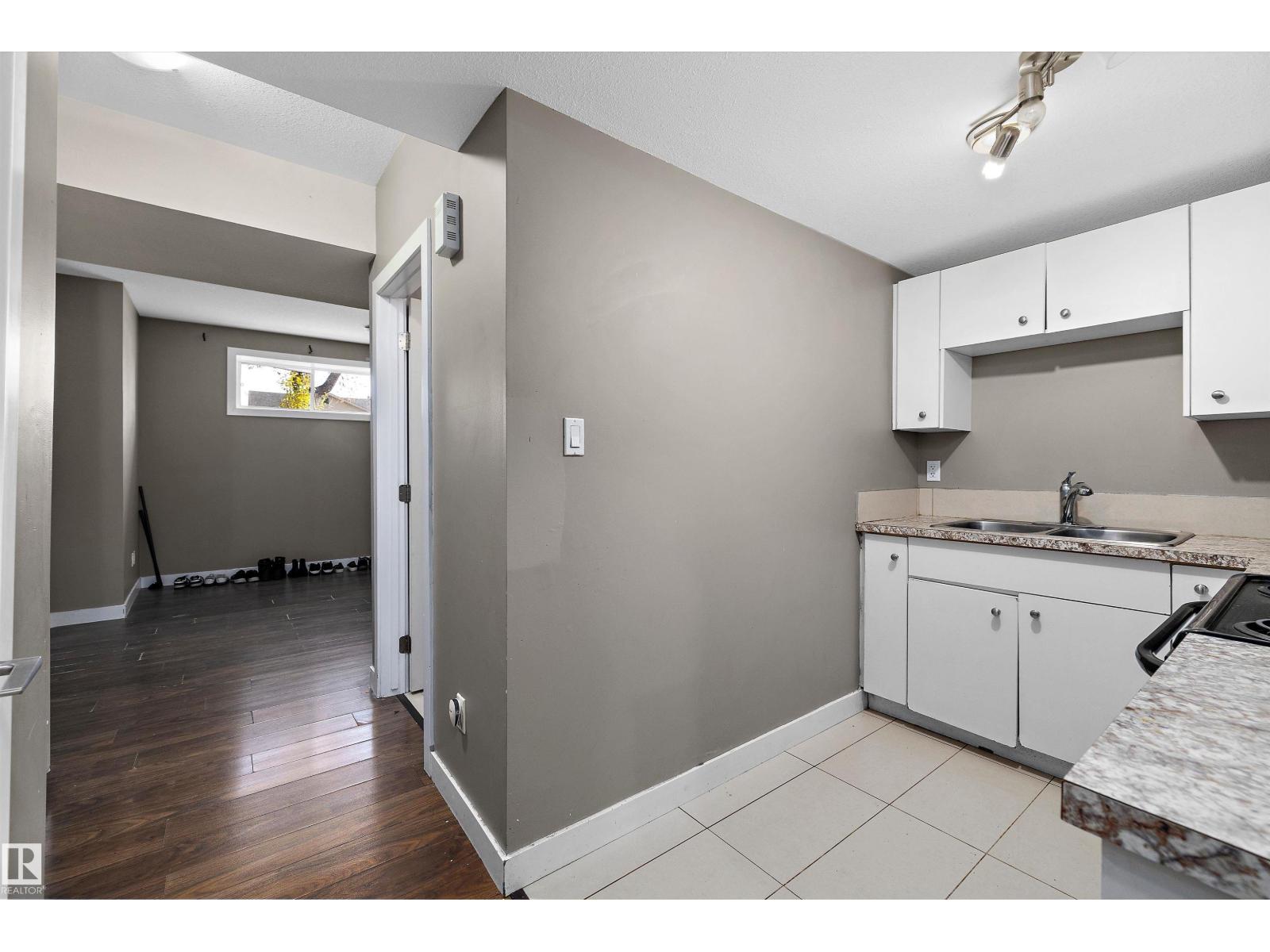 10418 155 ST NW, Edmonton — photo 33