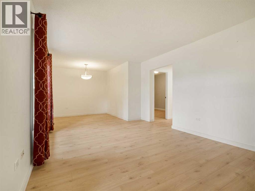 953 12 Street S, photo 6 of 41