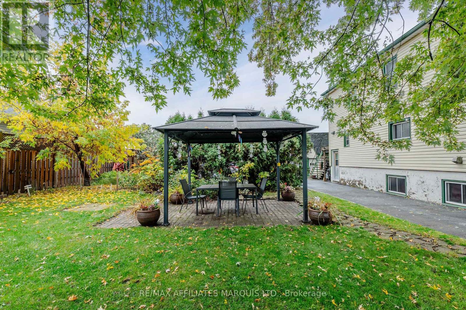 705 WALTON STREET, Cornwall — photo 9