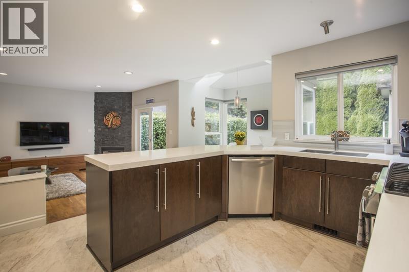 687 Seymour Boulevard, North Vancouver — photo 13