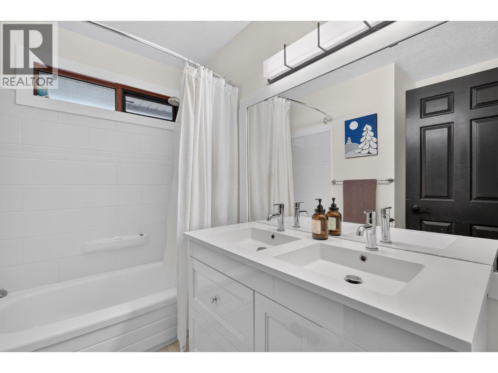  1605 Blackwood Drive, West Kelowna