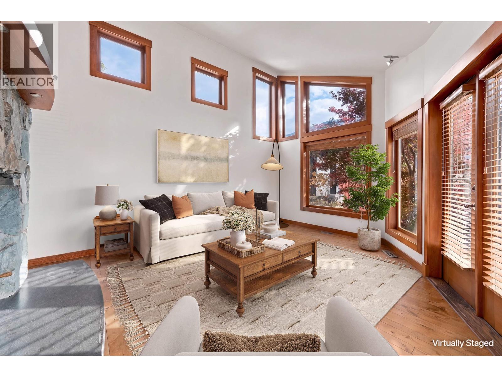 1777 PINEWOOD Drive, Pemberton