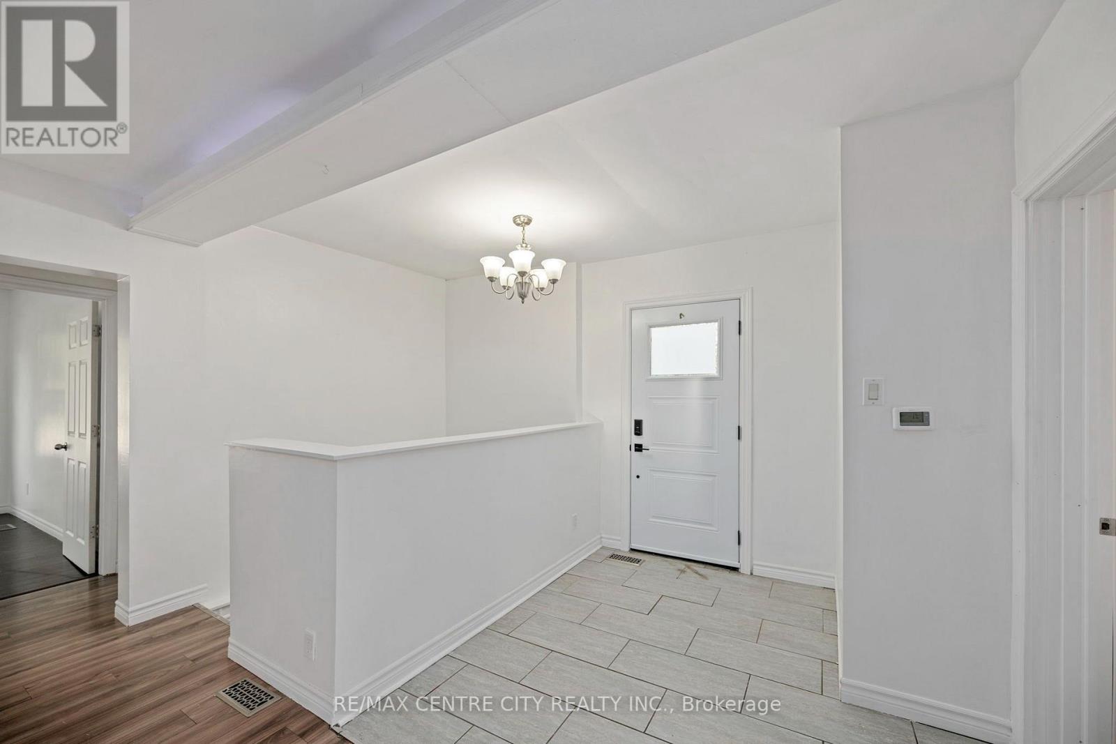 38 BOULLEE STREET, London East (East C) — photo 9
