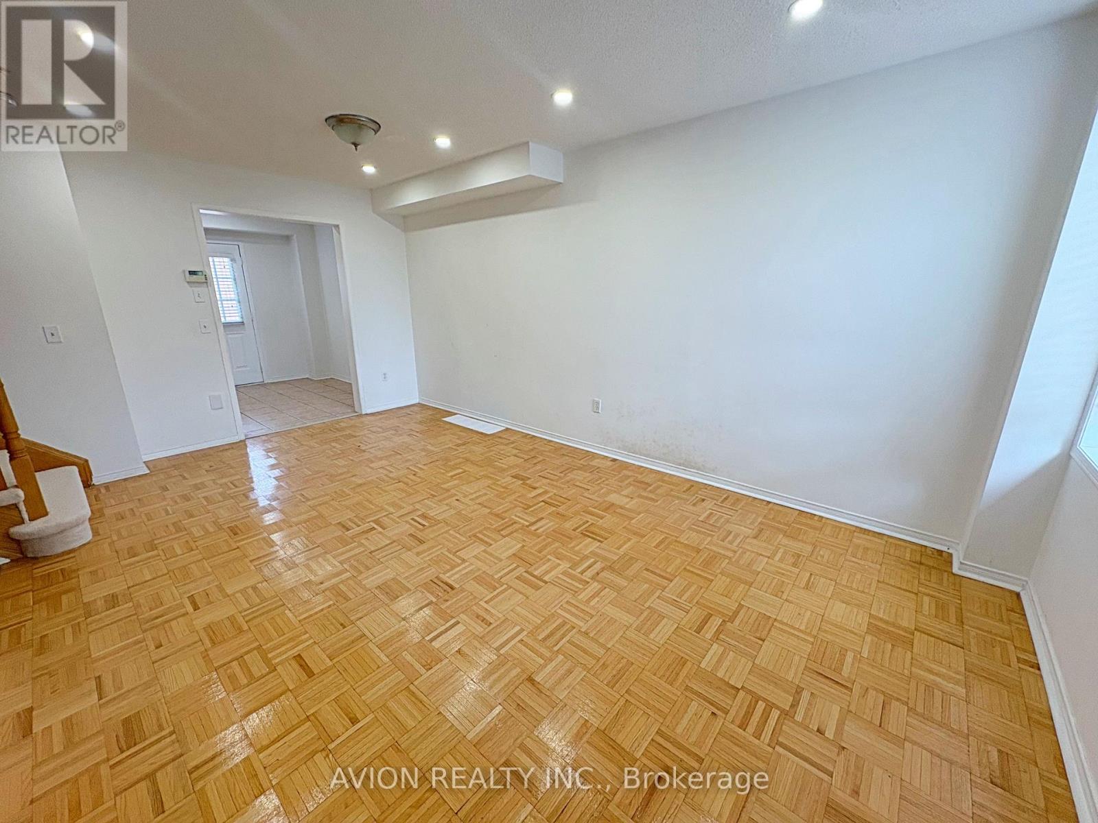 366 BUR OAK AVENUE, Markham (Berczy) — photo 3