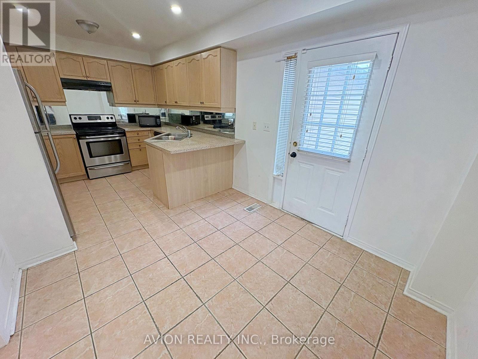 366 BUR OAK AVENUE, Markham (Berczy) — photo 4