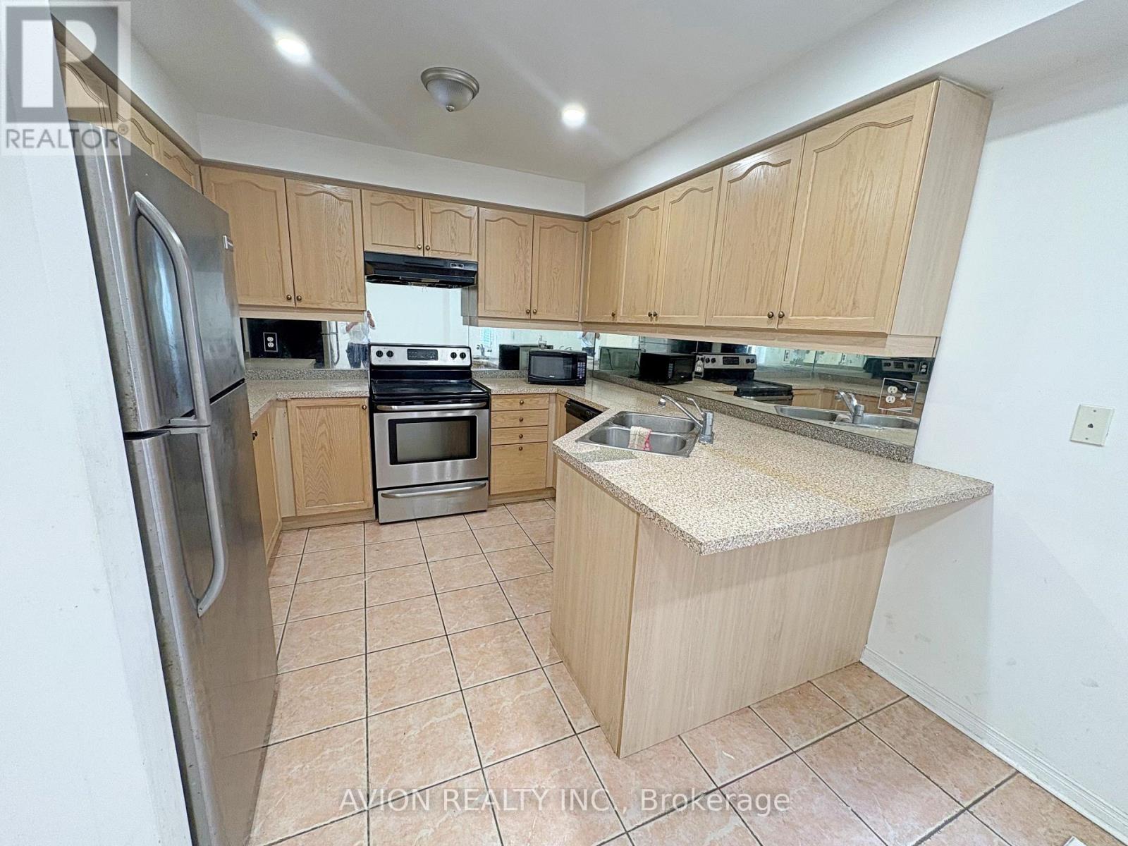 366 BUR OAK AVENUE, Markham (Berczy) — photo 5