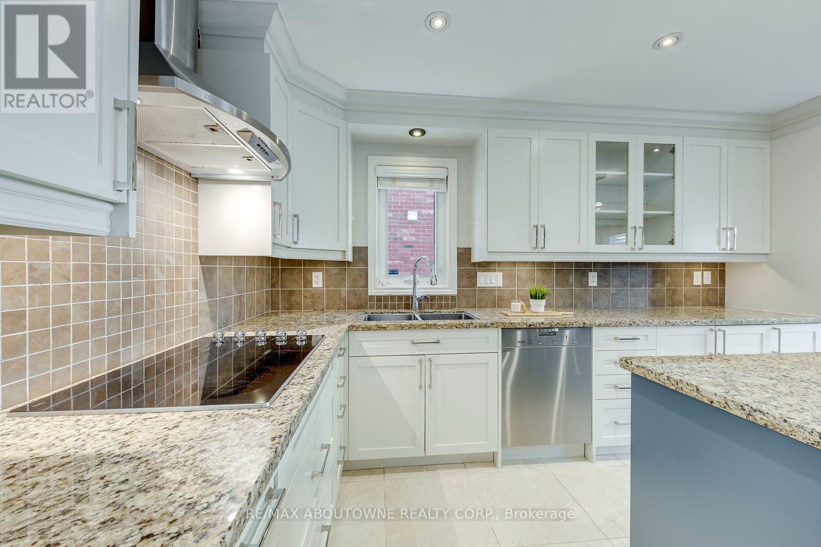 241 Lexington Road, Oakville, ON photo 15