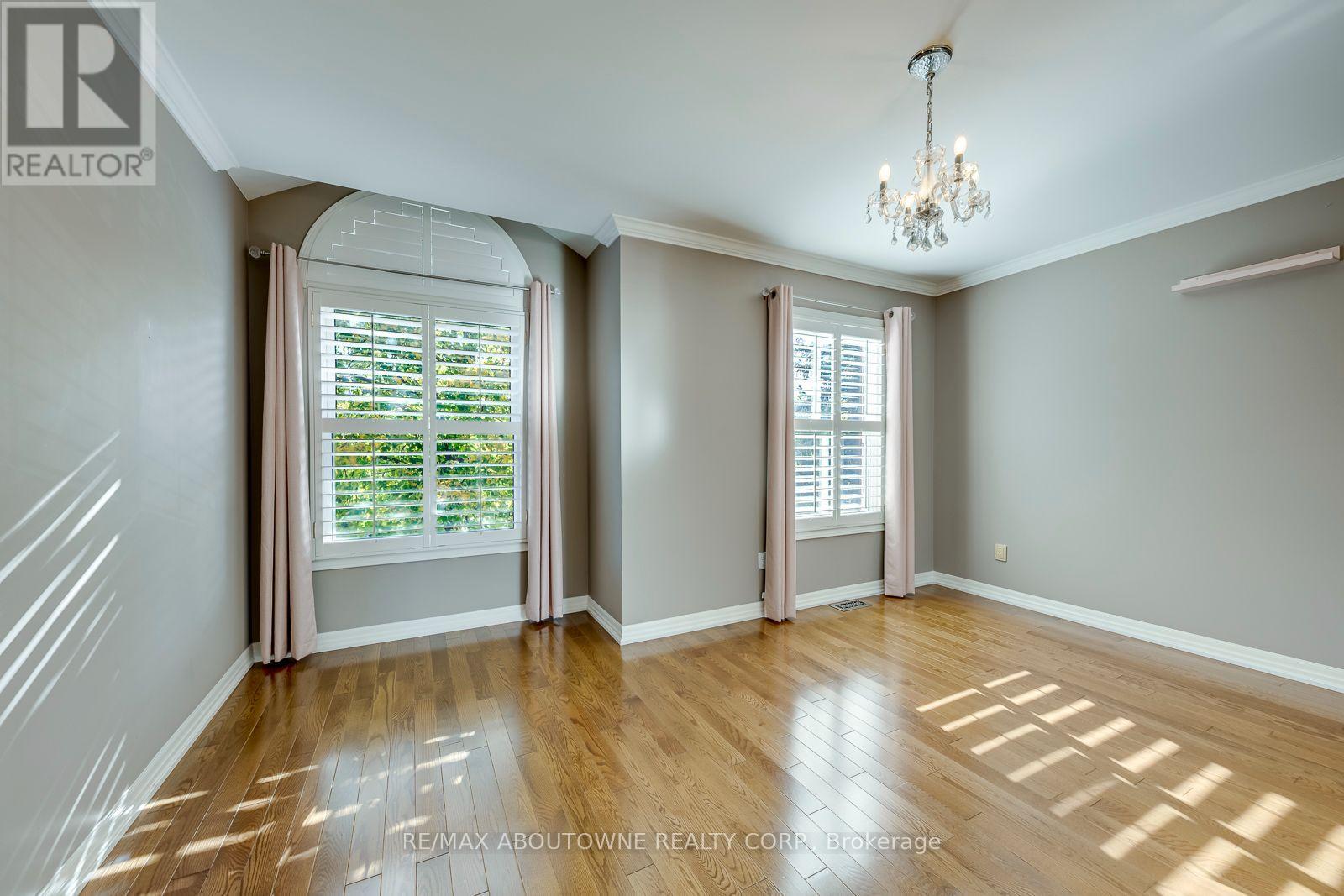 241 Lexington Road, Oakville, ON photo 31