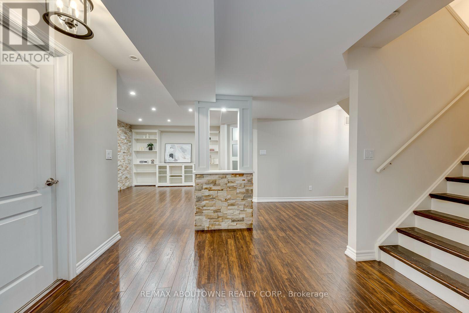 241 Lexington Road, Oakville, ON photo 37