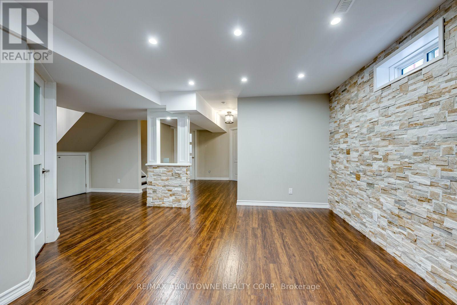 241 Lexington Road, Oakville, ON photo 39