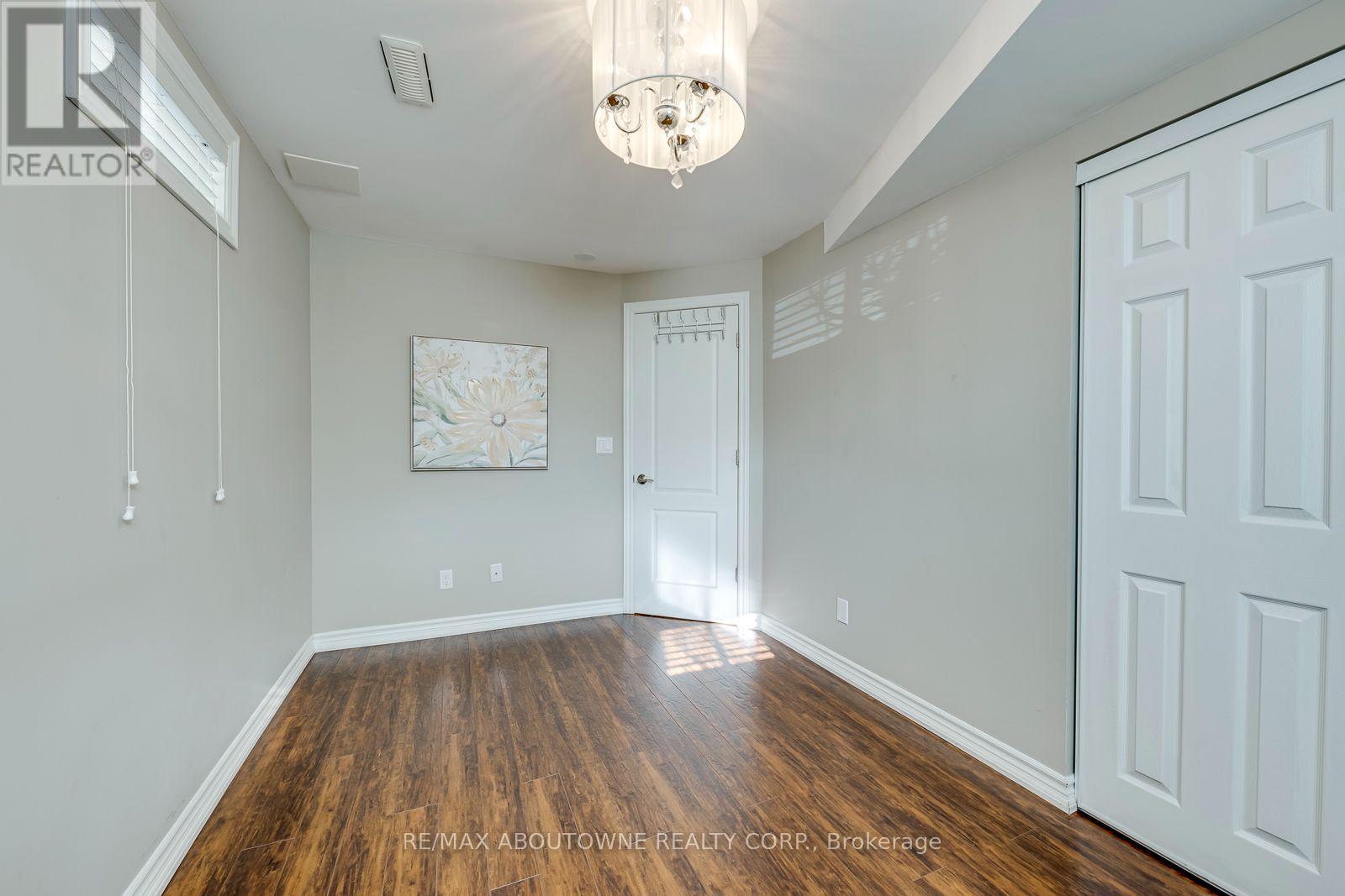 241 Lexington Road, Oakville, ON photo 44