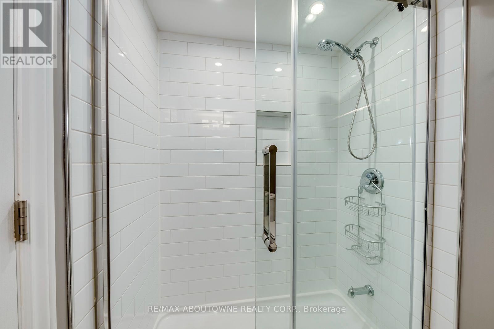 241 Lexington Road, Oakville, ON photo 46