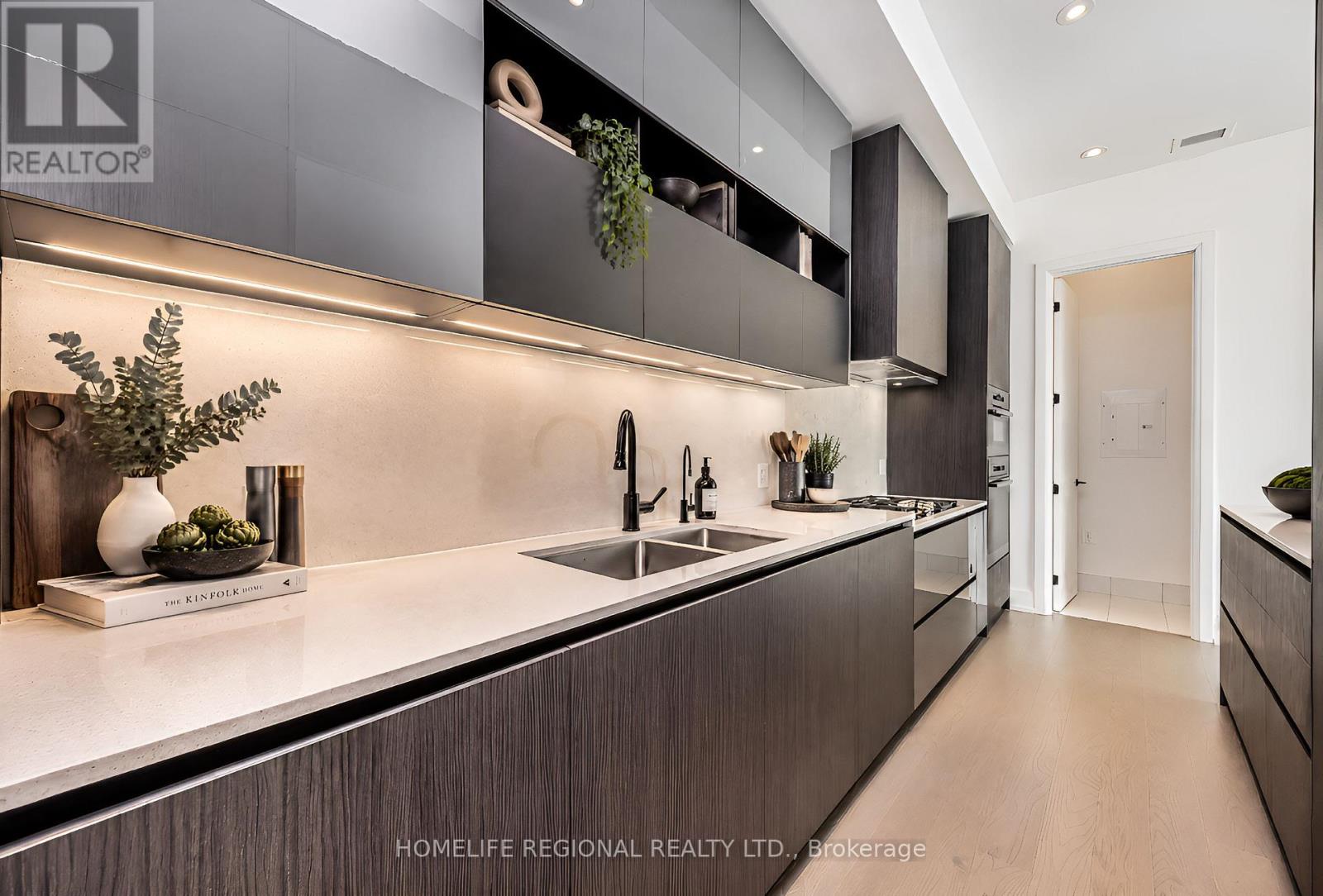 101- 55 Port Street East, Mississauga, ON photo 21