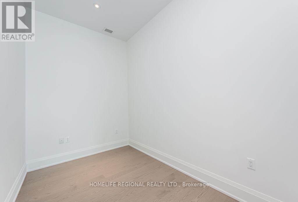 101- 55 Port Street East, Mississauga, ON photo 33
