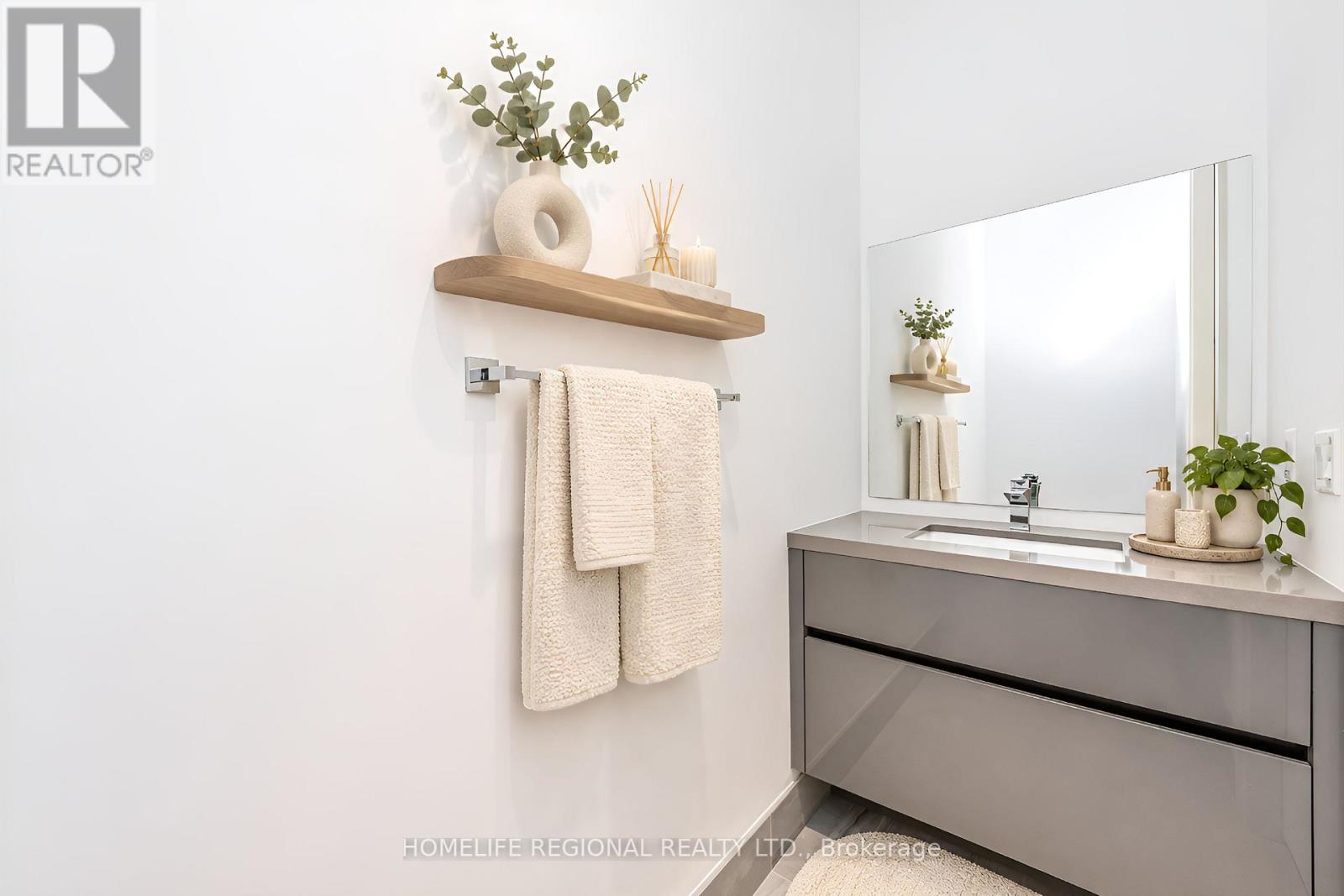 101- 55 Port Street East, Mississauga, ON photo 34