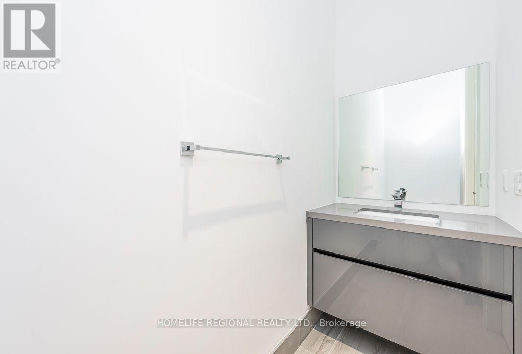 101- 55 Port Street East, Mississauga, ON photo 35