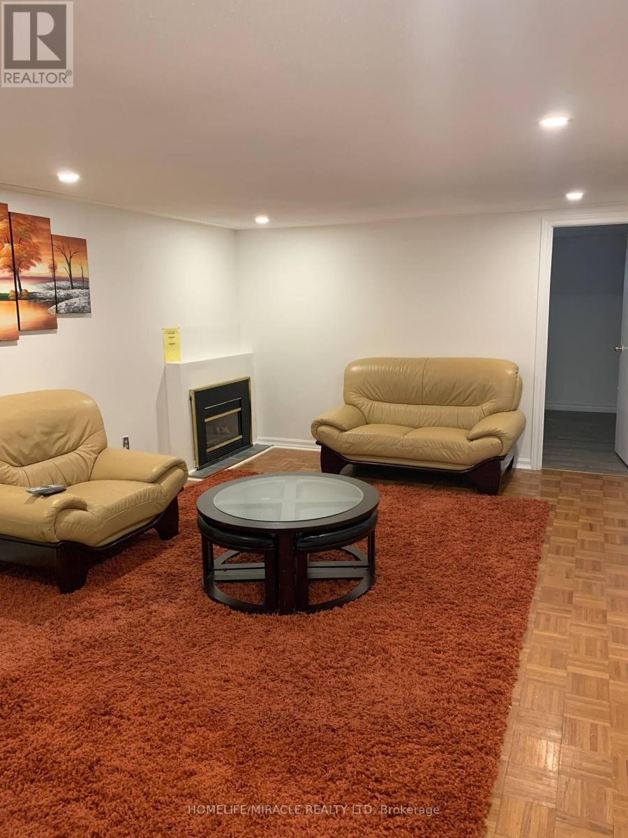 Photo of 3485 Oakglade Crescent