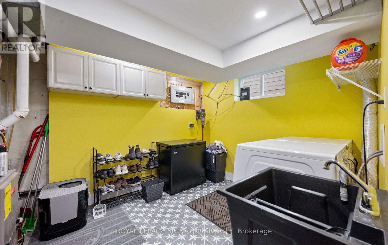 614 Walkers Line, Burlington, ON photo 43