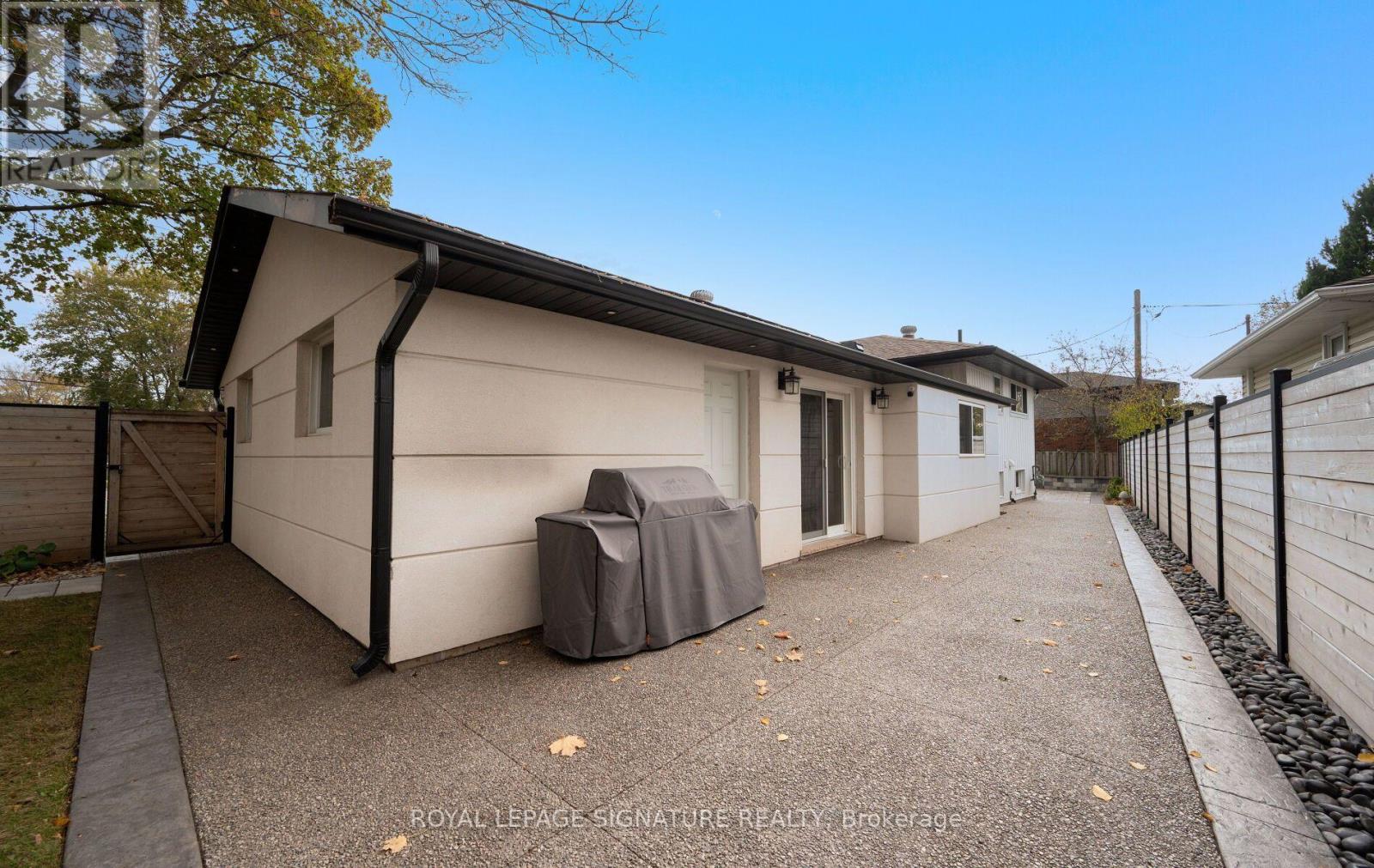 614 Walkers Line, Burlington, ON photo 45