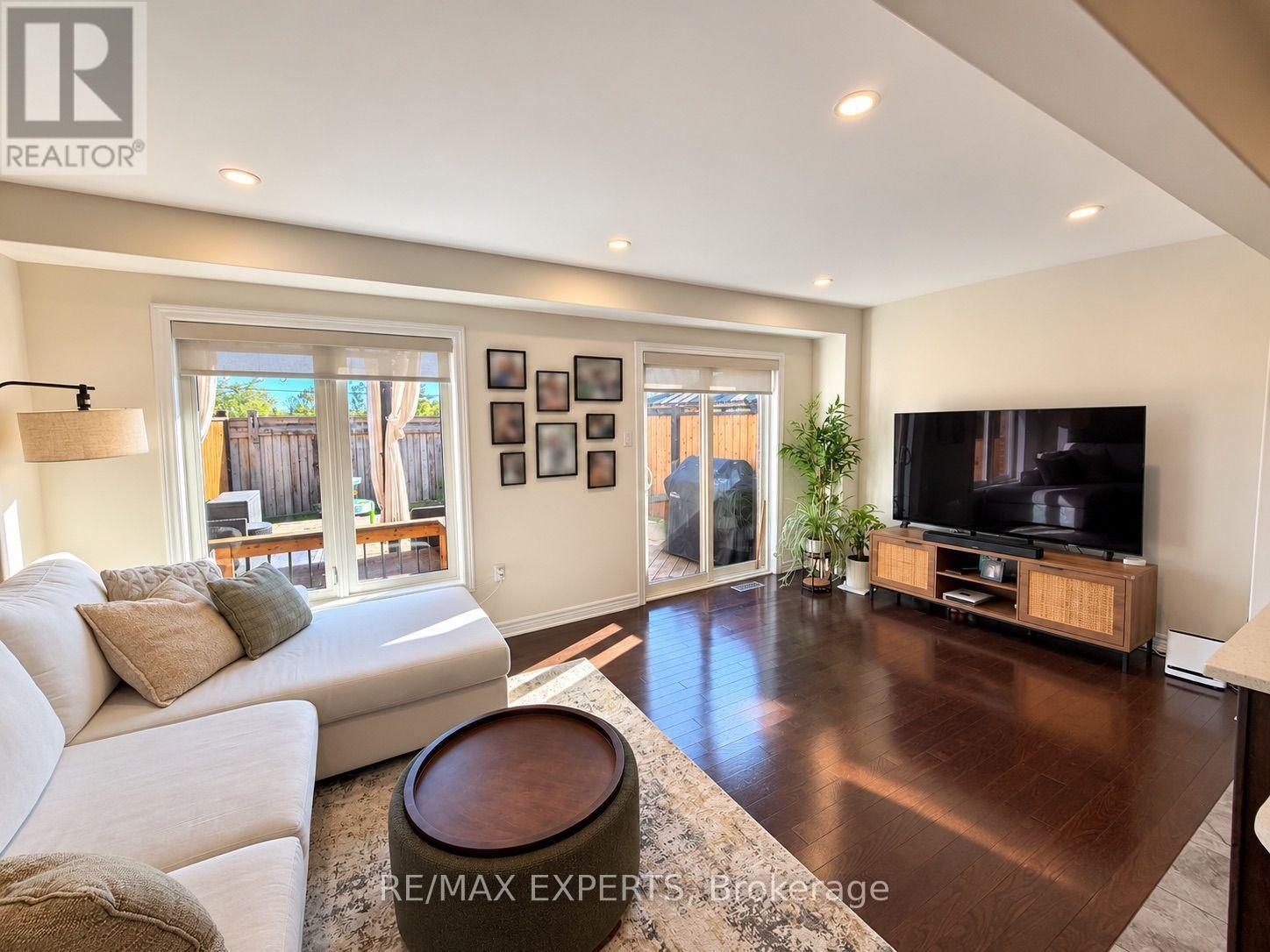 217 Hutchinson Drive, New Tecumseth photo 3