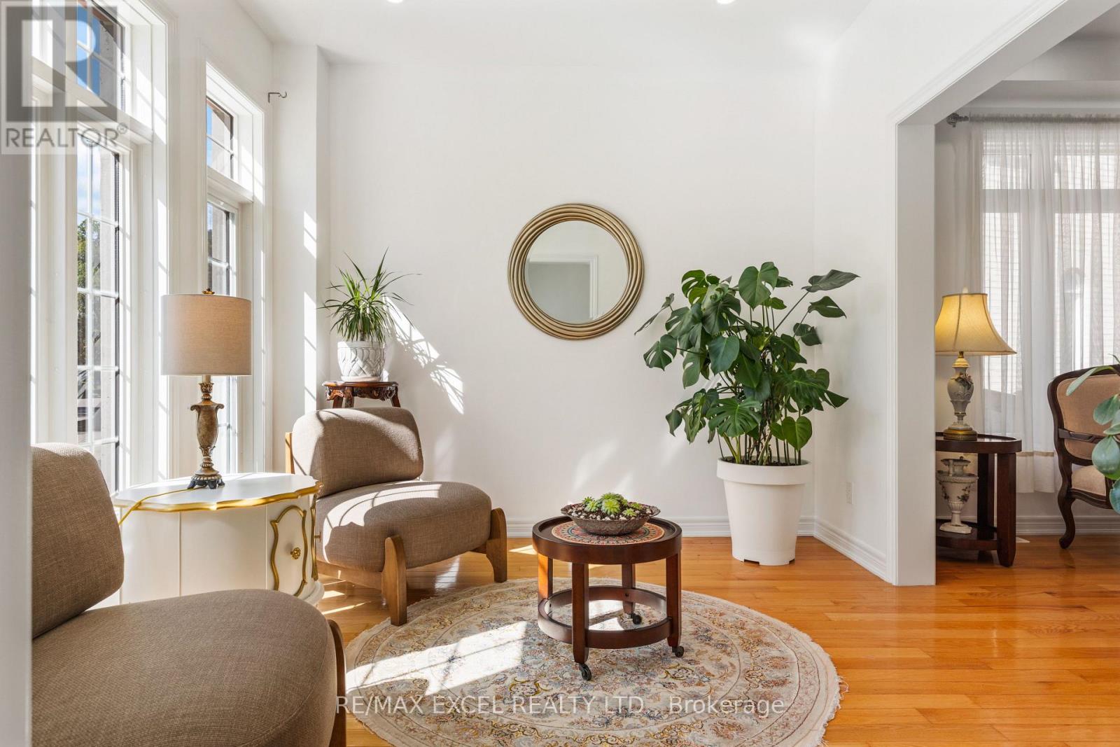 29 Brass Drive North, Richmond Hill, ON photo 5