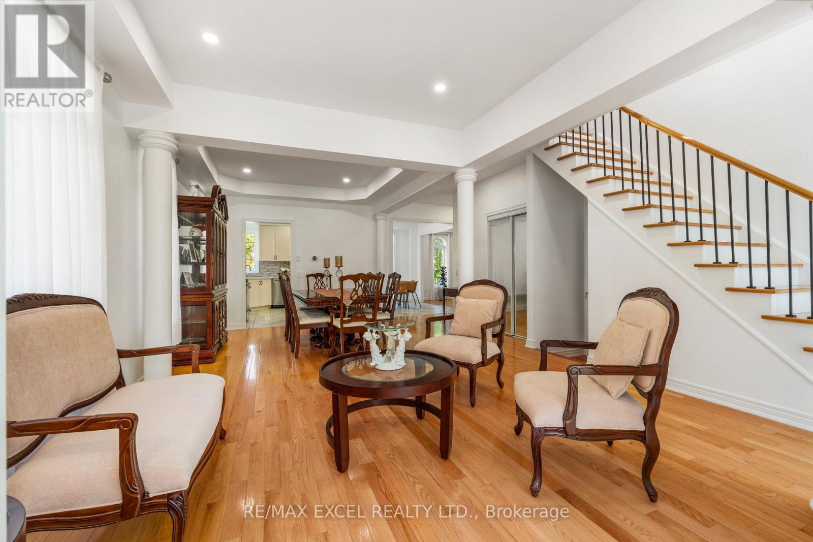 29 Brass Drive North, Richmond Hill, ON photo 8