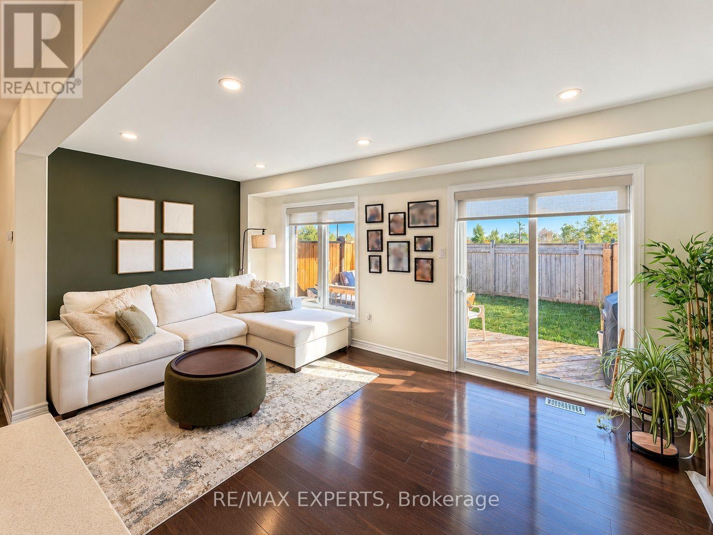217 Hutchinson Drive, New Tecumseth photo 2