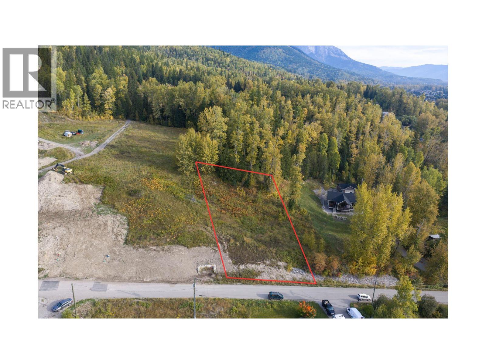  1633 McLeod Avenue, Fernie - Image 1