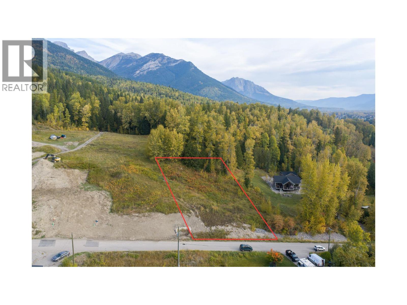 1633 McLeod Avenue, Fernie - Image 1