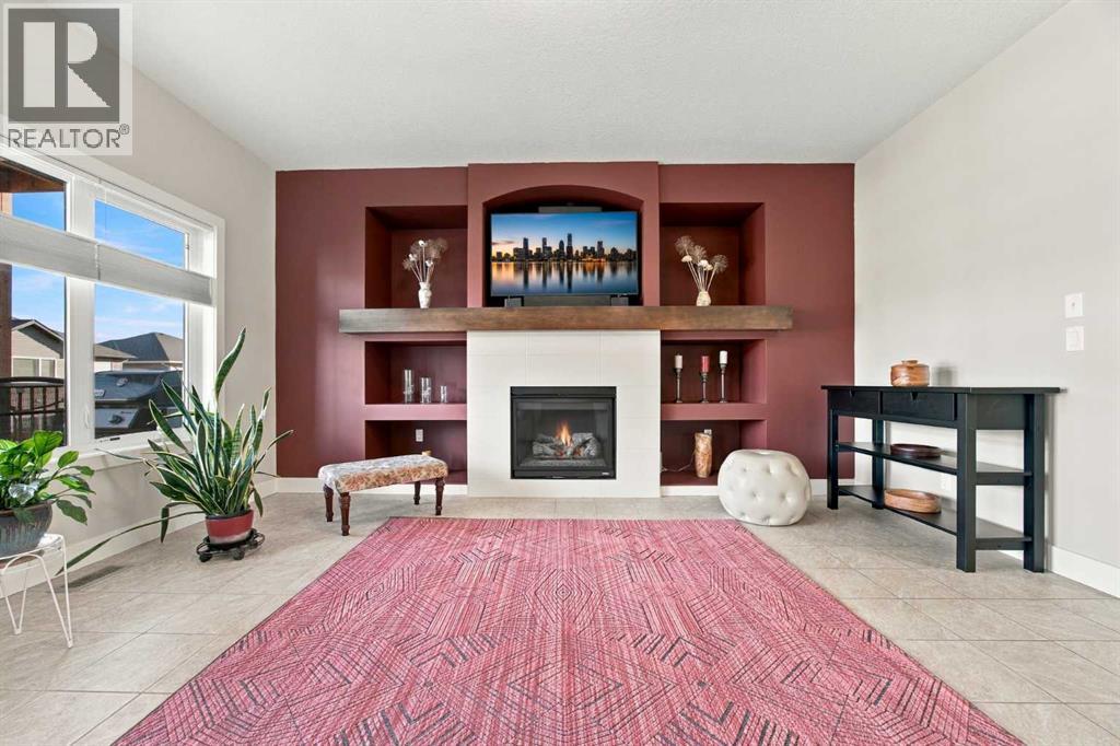 Excellent Natural Light and entertainment piece