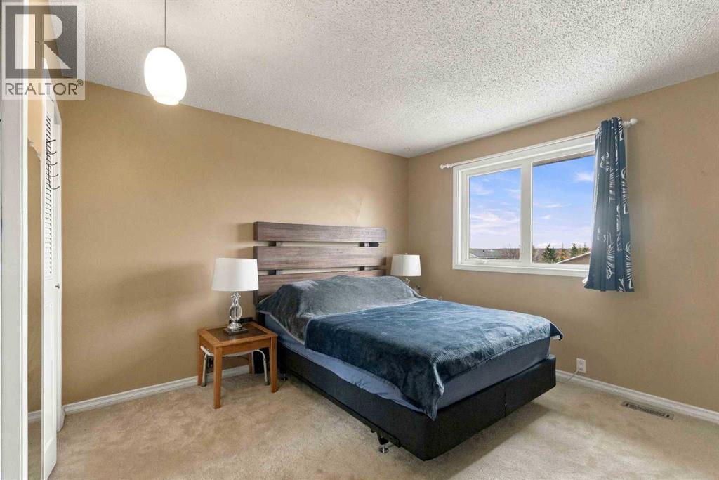 133 Beaumont Crescent, photo 16 of 37