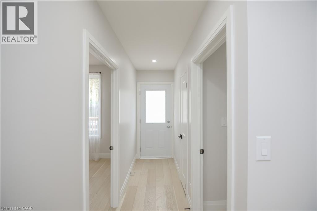 256 ROSSLYN Avenue N, Hamilton — photo 3