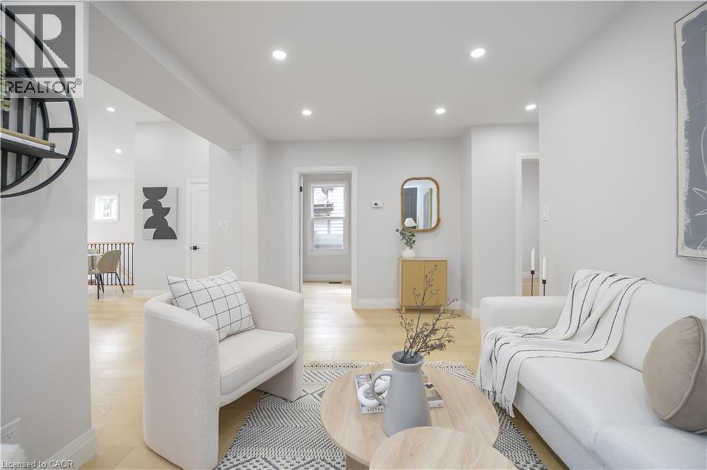 256 ROSSLYN Avenue N, Hamilton — photo 8