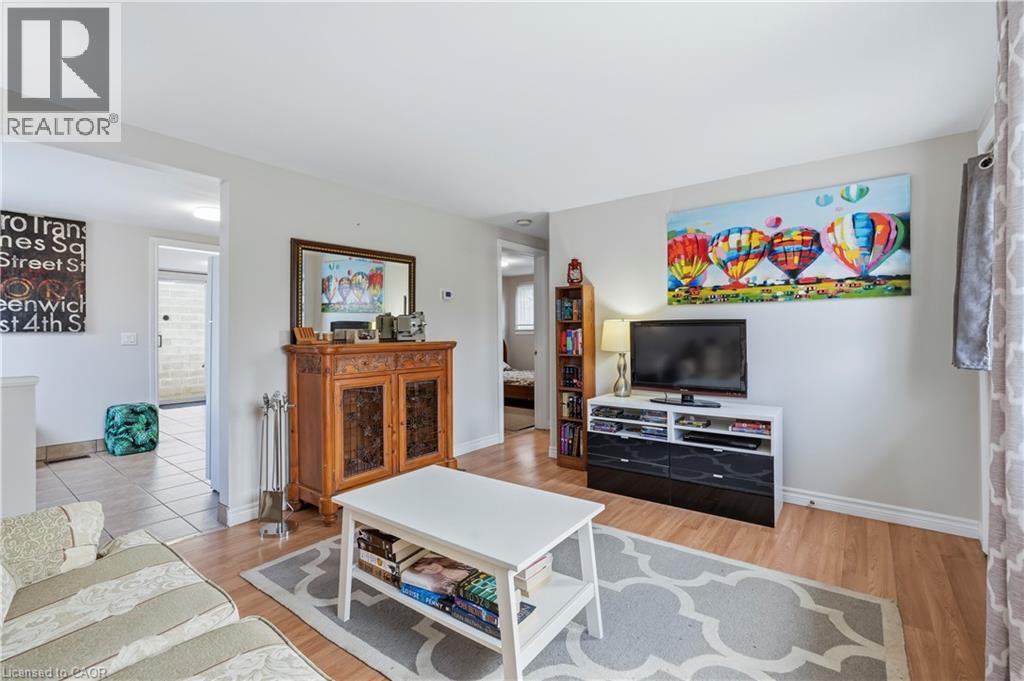 727 BARTON Street, Stoney Creek — photo 6