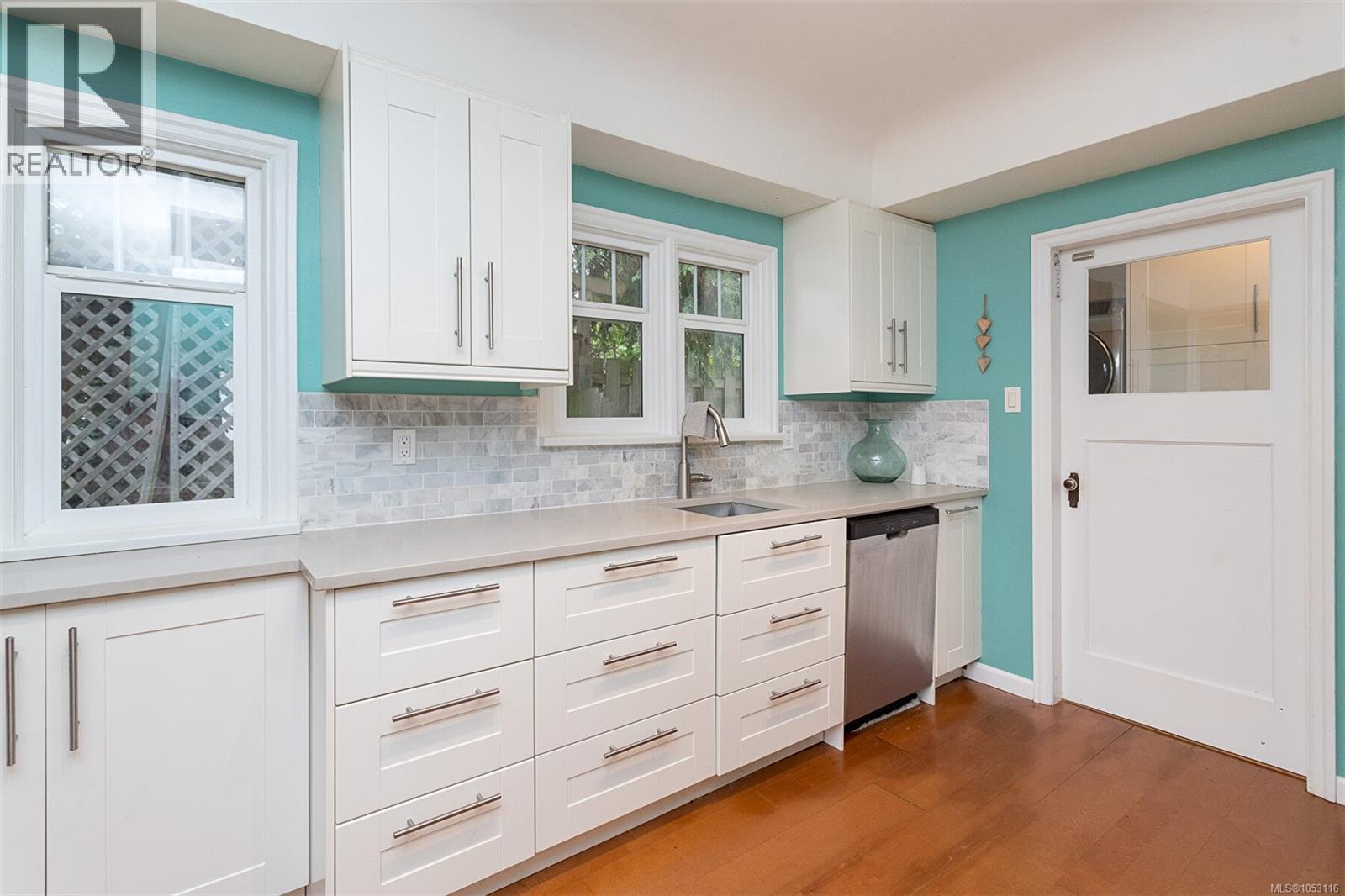  1118 Tolmie Avenue, Saanich