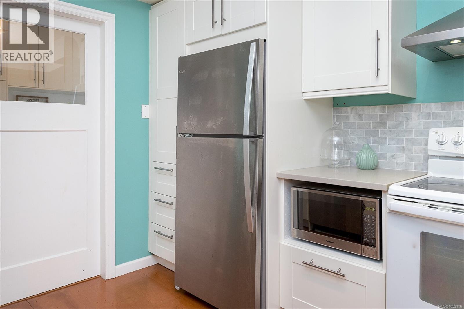  1118 Tolmie Avenue, Saanich