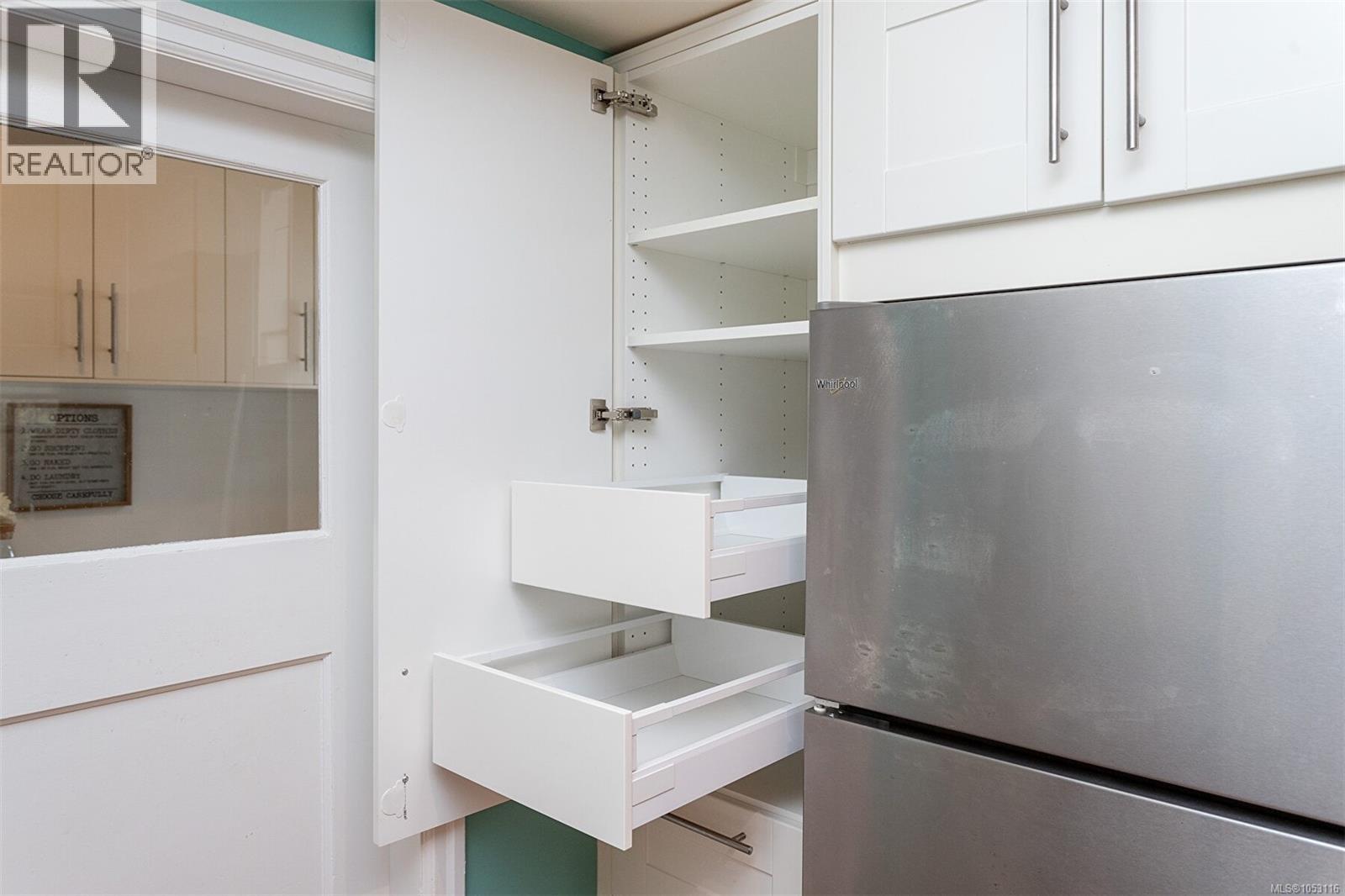  1118 Tolmie Avenue, Saanich