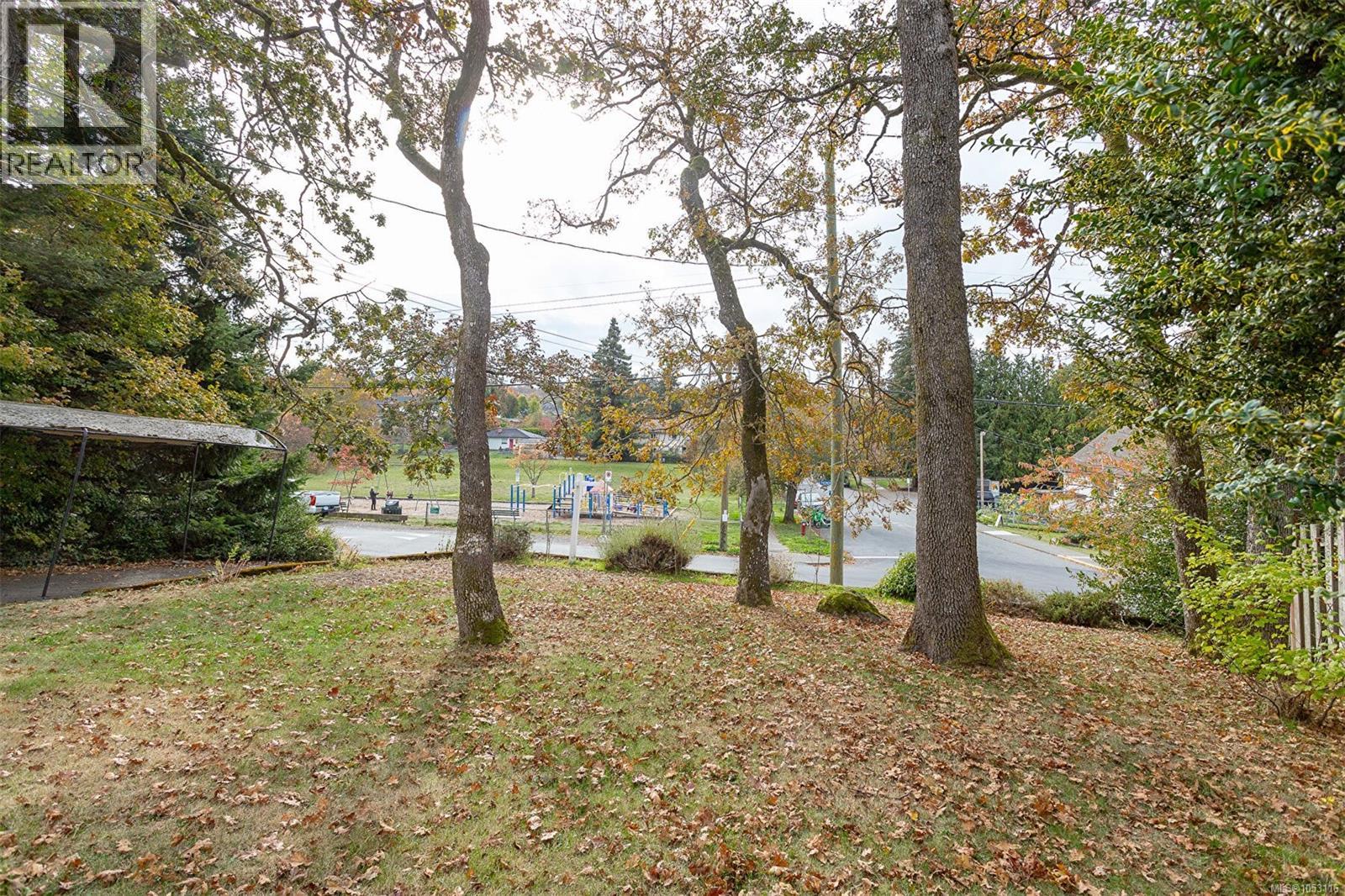  1118 Tolmie Avenue, Saanich