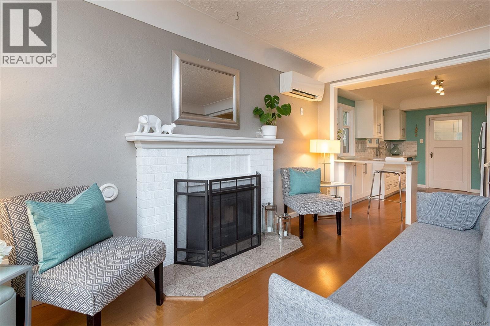  1118 Tolmie Avenue, Saanich