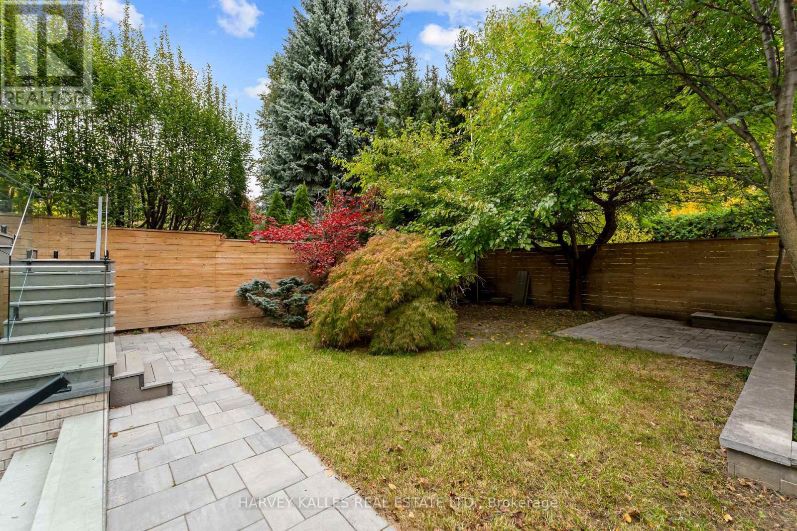 33 Saint Hilda's Avenue, Toronto, ON photo 47