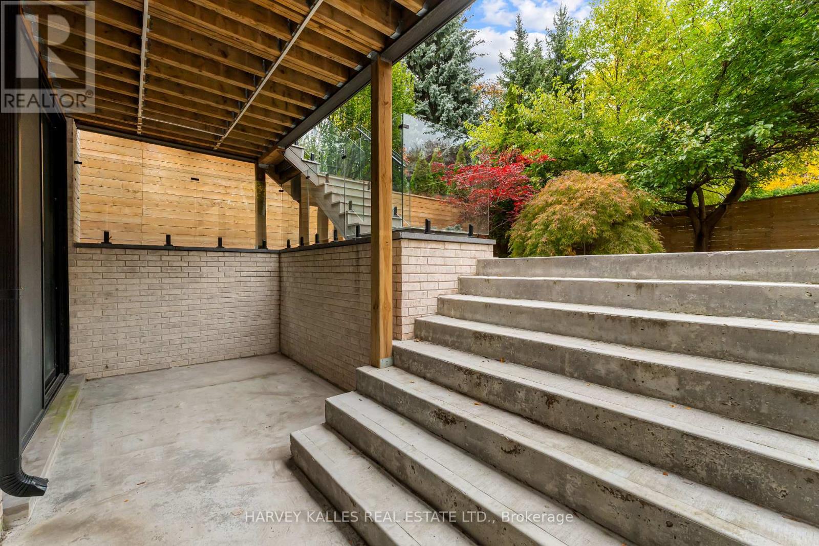 33 Saint Hilda's Avenue, Toronto, ON photo 48