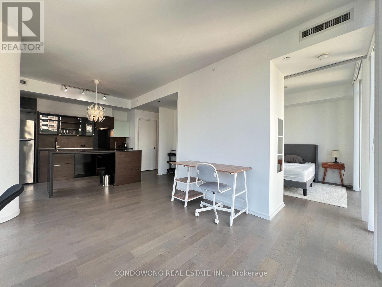 908 - 75 ST NICHOLAS STREET, Toronto (Bay Street Corridor)