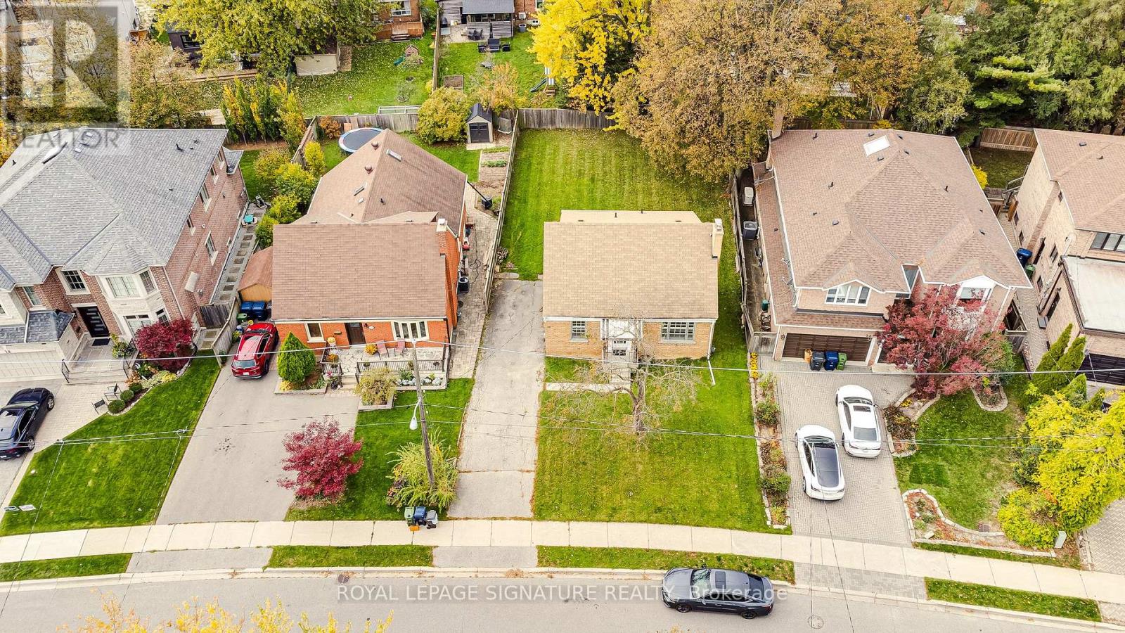 20 SILVERTON AVENUE, Toronto (Clanton Park)