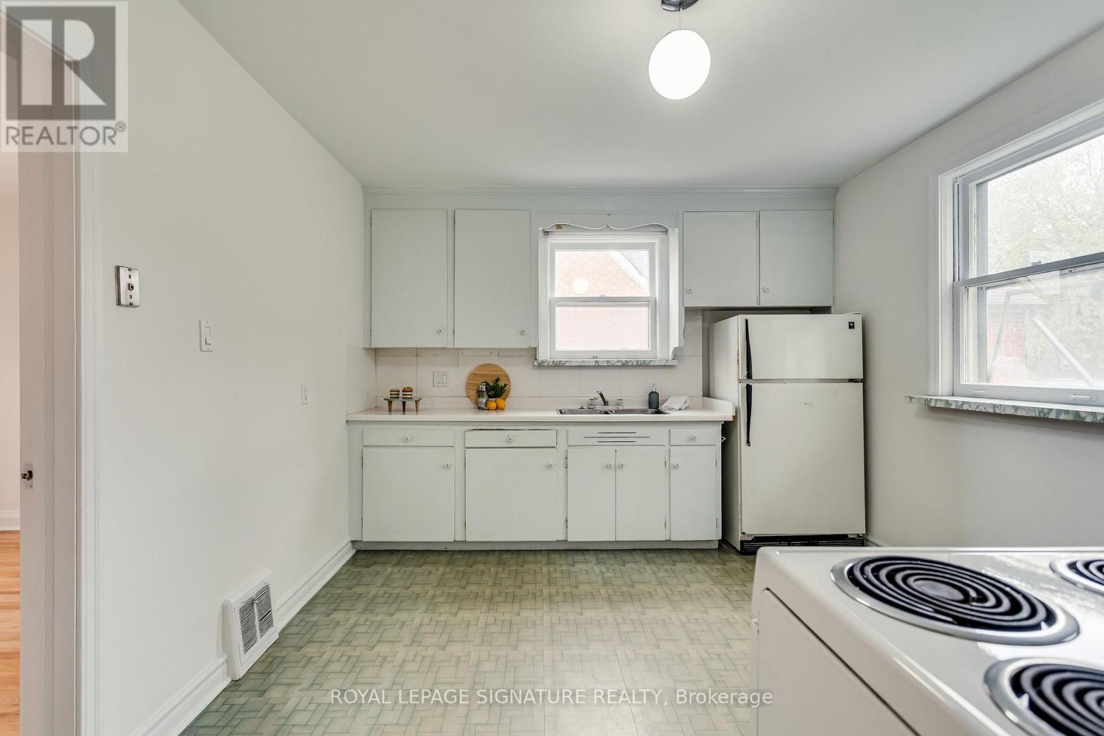 20 SILVERTON AVENUE, Toronto (Clanton Park) — photo 11