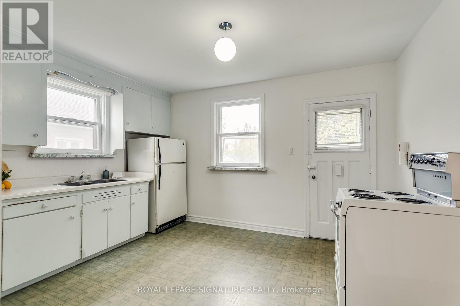 20 SILVERTON AVENUE, Toronto (Clanton Park) — photo 12